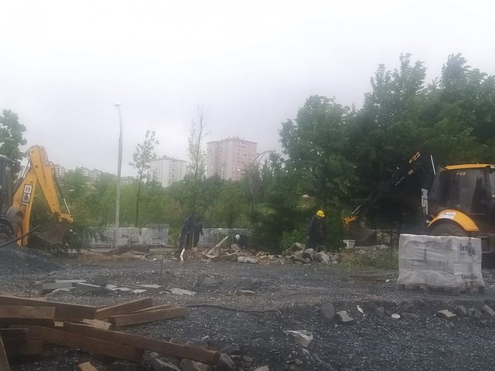 CHP'li Beylikdüzü Belediyesi ağaç katliamı yaptı
