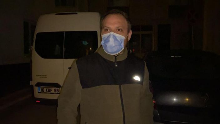 Bursa'da iki gencin kavgasını ayırdı, gece arabası çizildi