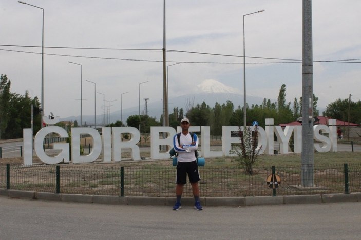İnsan ve hayvan hakları için Iğdır'dan Çanakkale'ye yürüyecek