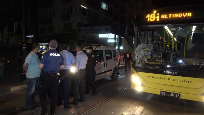 Bursa'da dikkatsiz yayaya otobüs çarptı