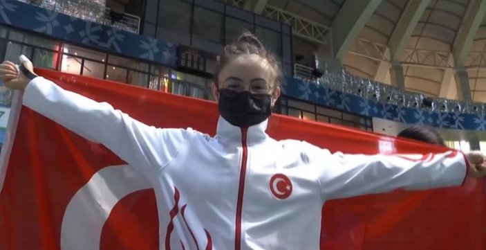 Milli halterci Muhammed Furkan Özbek Dünya Şampiyonu
