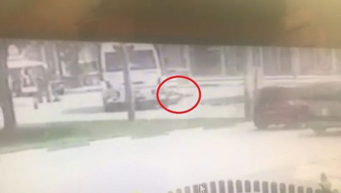 i Bursa'da kamyonun altında kalan genç hayatını kaybetti