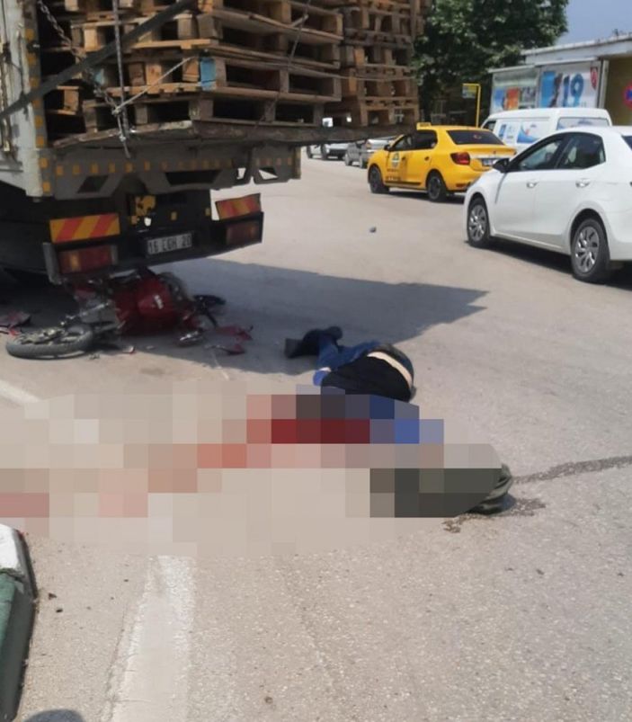 i Bursa'da kamyonun altında kalan genç hayatını kaybetti