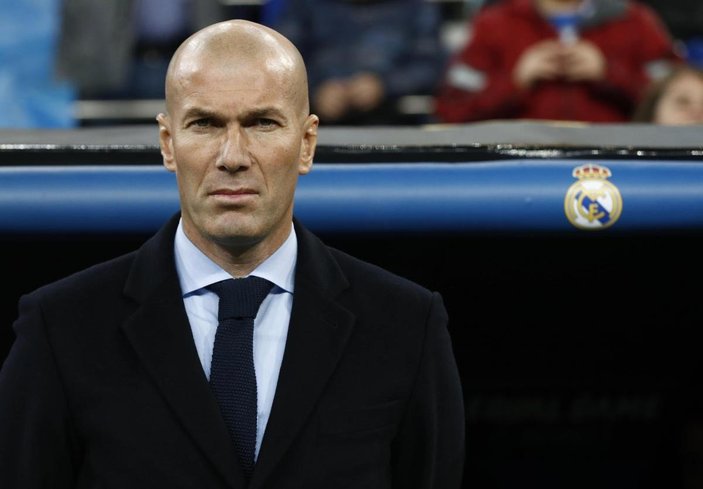 Zinedine Zidane istifa etti