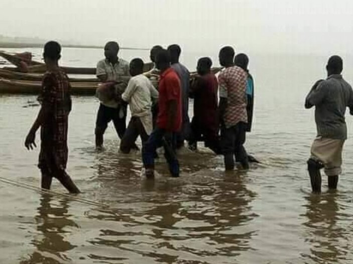 Nijerya’da 160’tan fazla yolcu taşıyan tekne battı