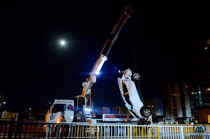 Mersin'de motosiklete çarpmamak için dere yatağına düştü