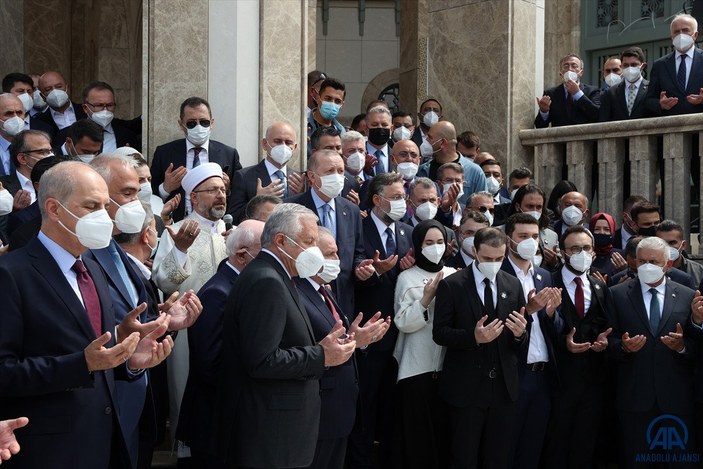 Diyanet İşleri Başkanı Erbaş, Taksim Camii açılışında dua etti