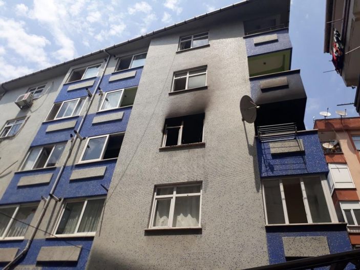 i Bahçelievler'de 5 katlı binada yangın çıktı