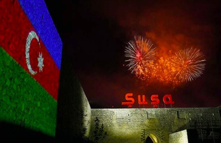 Azerbaycan'da Cumhuriyet Günü mehter marşıyla kutladı
