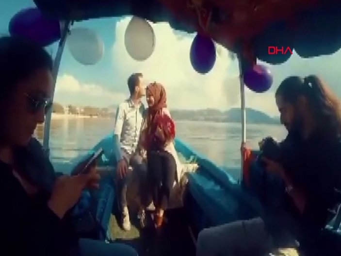 Antalya'da yolcu otobüsünde evlilik teklifi