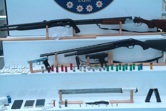 Adana’da ‘aşk’ vaadi ile dolandıran çeteye operasyon: 42 gözaltı