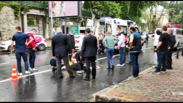 d Beşiktaş'ta yolun karşısına geçmek isterken, motosiklet çarptı
