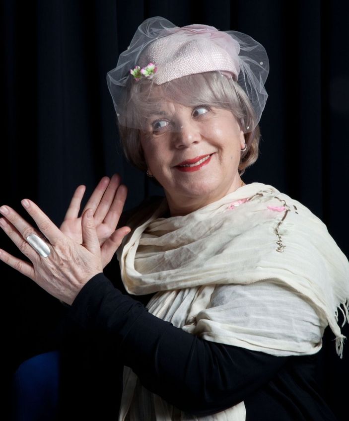 Zerrin Sümer kimdir? Usta oyuncu Zerrin Sümer Gönül Dağı'nda..