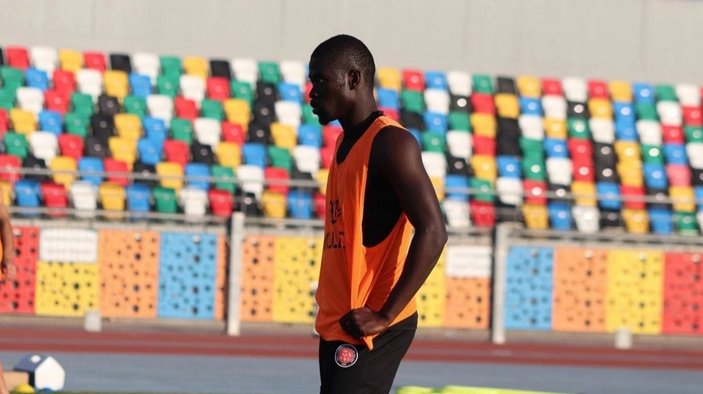 Adana Demirspor Badou Ndiaye ile anlaştı