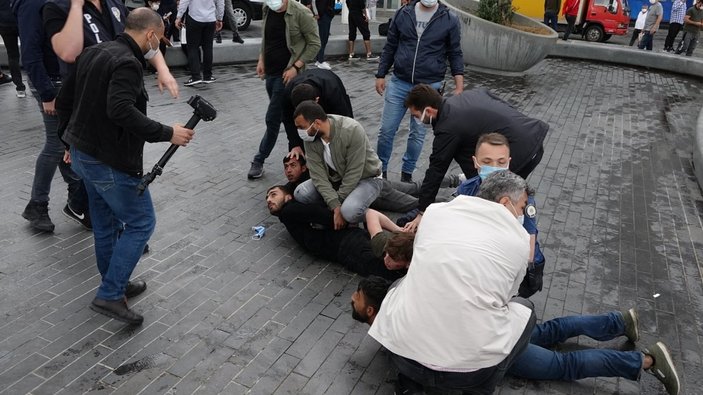 Taksim'in ortasında kemerli kavga