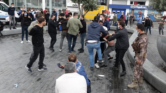Taksim'in ortasında kemerli kavga