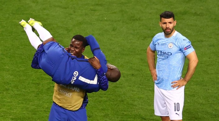 Agüero, City ile son maçına çıktı