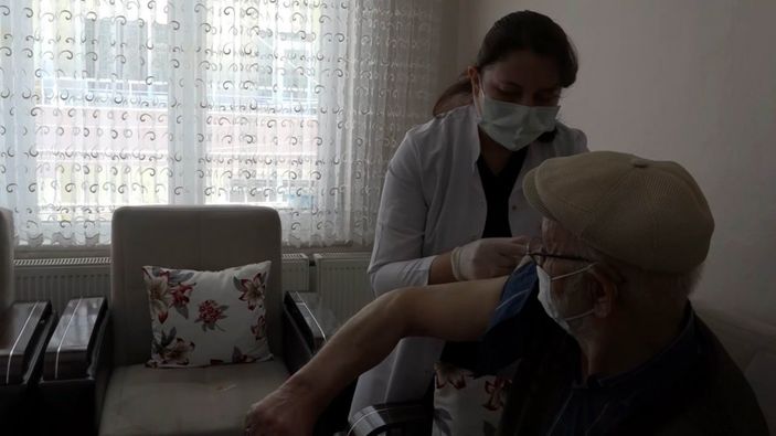 Kayseri'de aşıya ikna olan Mehmet Amca Erdoğan'a şiirle teşekkür etti