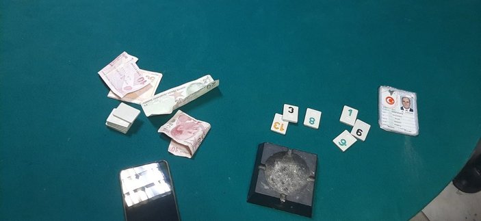 Balıkesir'de kumar baskınında 15 kişiye para cezası