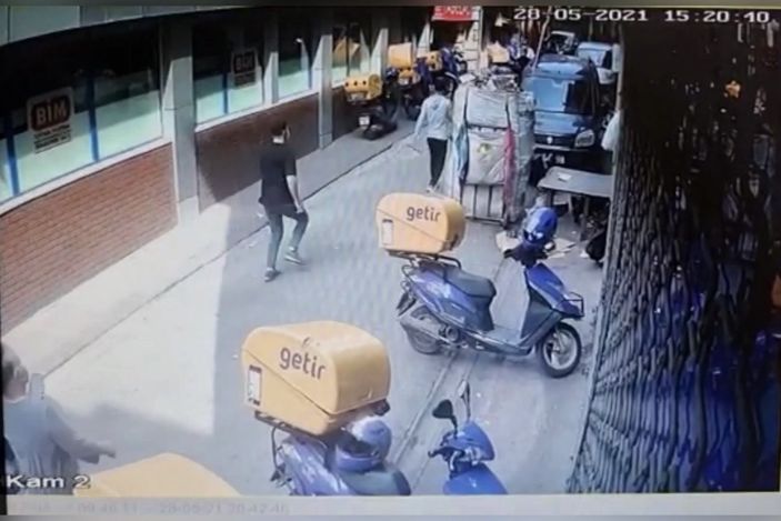 i İstanbul’da yaşlı kadını' FETÖ' yalanıyla dolandırdılar