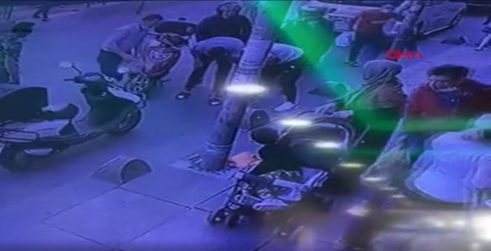 Sultangazi’de ters yönde ilerleyen motosikletin kaza anları kamerada