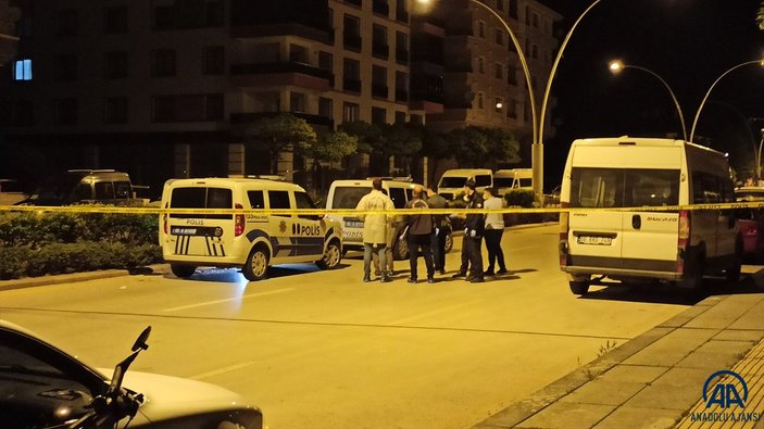 Ankara'da polise bıçakla saldıran kişi silahla vurularak durduruldu