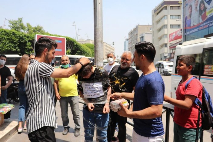 Adana'da arkadaşını direğe bağlayıp, para karşılığı tokat attırdı