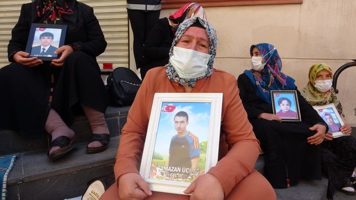 Diyarbakır annesi: Kepenkleri kapattırdık onlara, inşallah HDP de kapanır