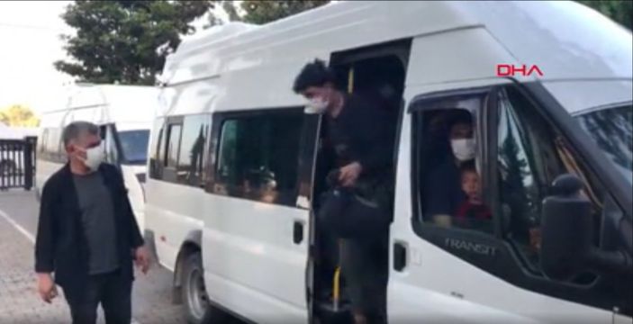 d Adana’da 74 düzensiz göçmen yakalandı