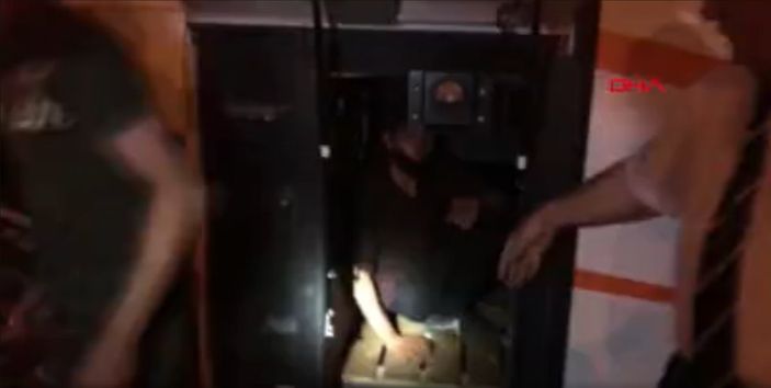 d Adana’da 74 düzensiz göçmen yakalandı