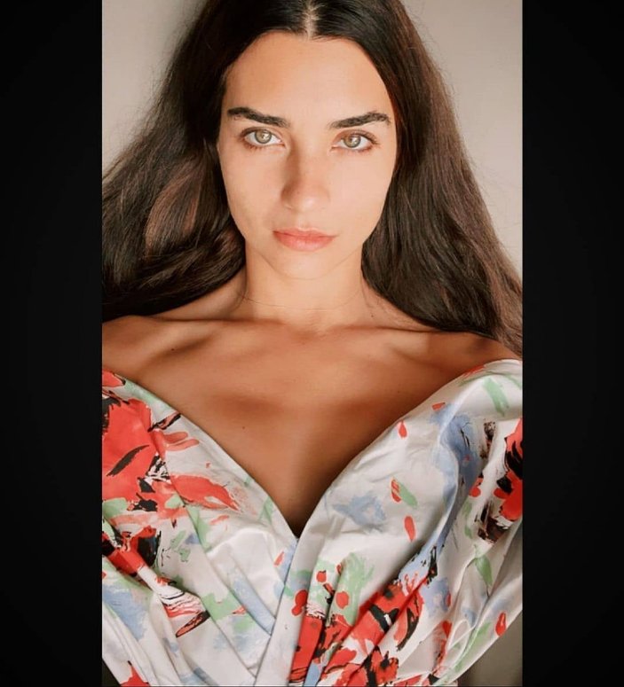 Tuba Büyüküstün'ün plaj tarzı