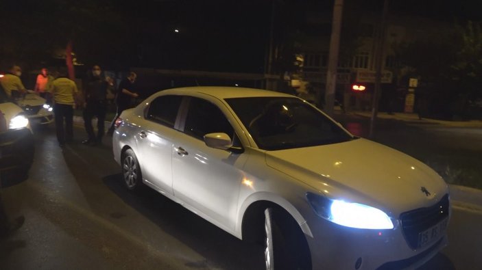 İzmir'de polisten kaçan sürücü ehliyetsiz çıktı