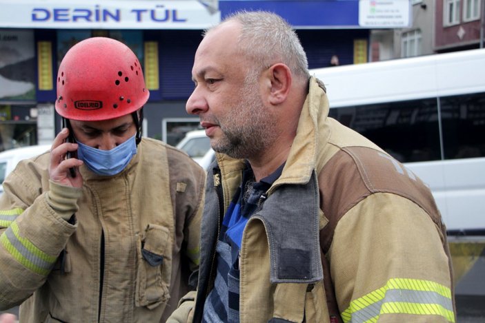 Kağıthane’de kaza: Otomobil yan yattı