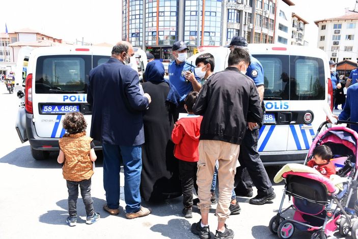 d Sivas'ta 11 çocuklu Afgan baba yardım istedi