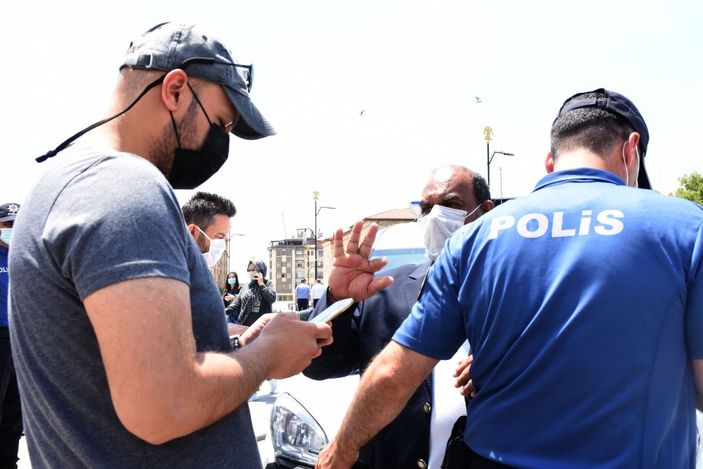 d Sivas'ta 11 çocuklu Afgan baba yardım istedi