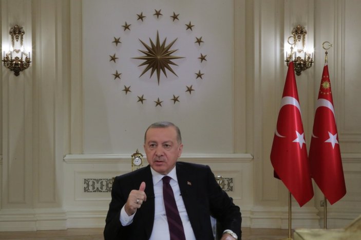 Cumhurbaşkanı Erdoğan'ın canlı yayınındaki saatte '09.05' detayı