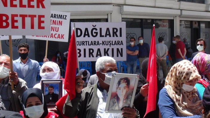 Van’da 32 ailenin HDP binası önündeki evlat nöbeti devam ediyor