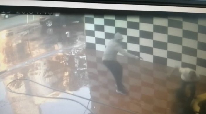 Ataşehir’de oto yıkama dükkanına silahlı saldırı