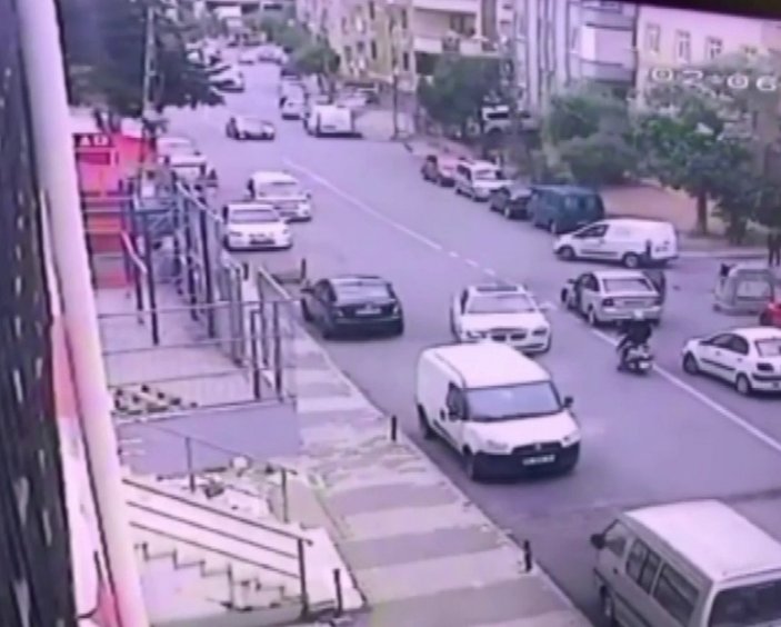 İstanbul'da çalıntı otomobille kaza yapıp kaçtı