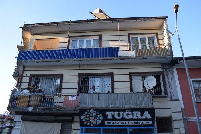 Malatya'da balkondan düşen çocuğu vatandaşlar fark etti