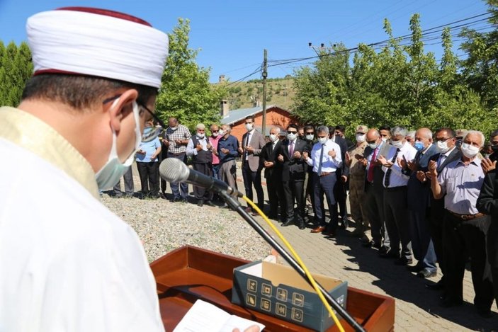Tunceli’de sivil şehitler için anma töreni