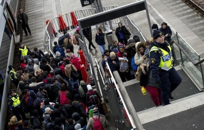 Danimarka'dan, sığınmacı kamplarını yurt dışına taşıma kararı
