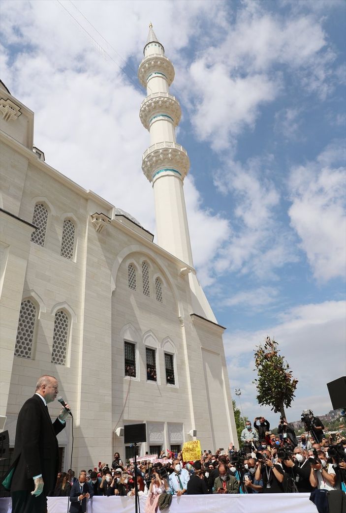 Cumhurbaşkanı Erdoğan, Zonguldak'ta Ziya Gökalp'in şiirini okudu