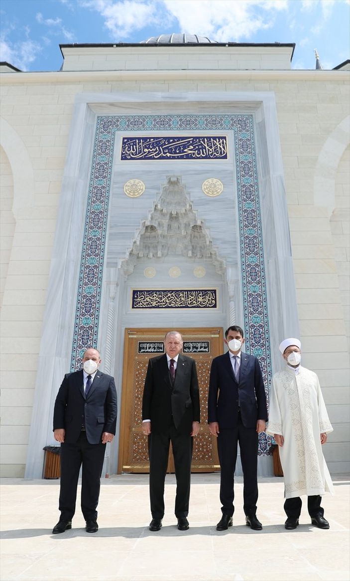 Cumhurbaşkanı Erdoğan, Zonguldak'ta Ziya Gökalp'in şiirini okudu
