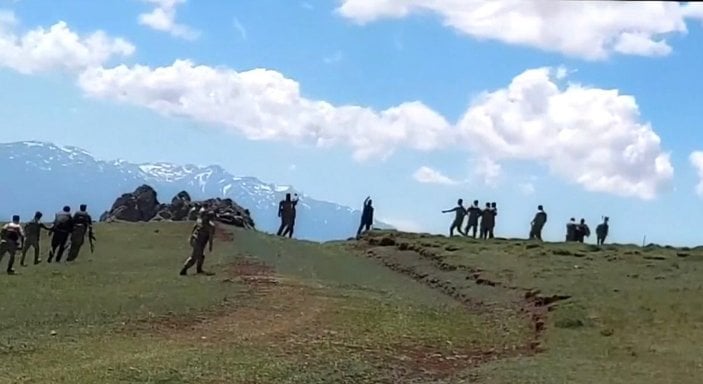 Erzincan'da 30 kişilik grup taş ve sopalarla birbirine saldırdı