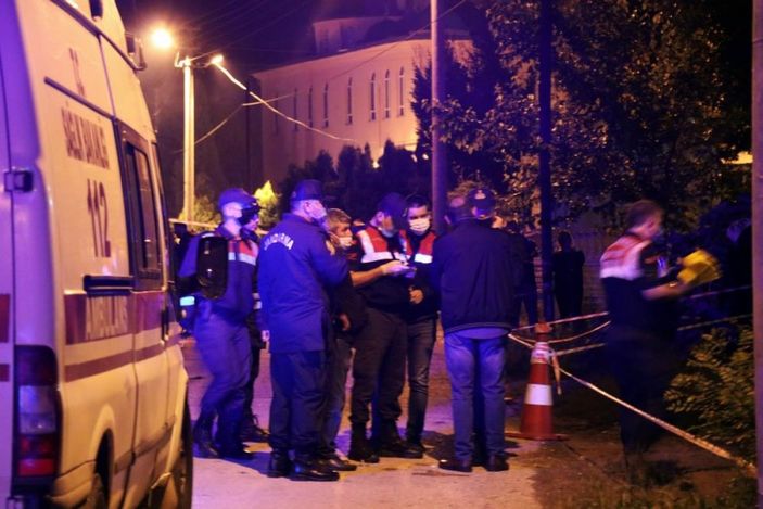 Sakarya'da, miras kavgasında hayatını kaybeden aile toprağa verildi