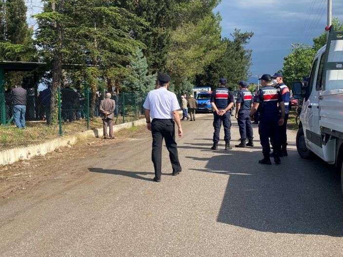 Sakarya'da, miras kavgasında hayatını kaybeden aile toprağa verildi