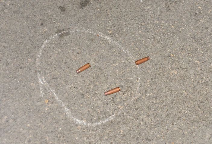 d Adana'da kalaşnikof ve tabancayla dürümcüyü kurşunladılar