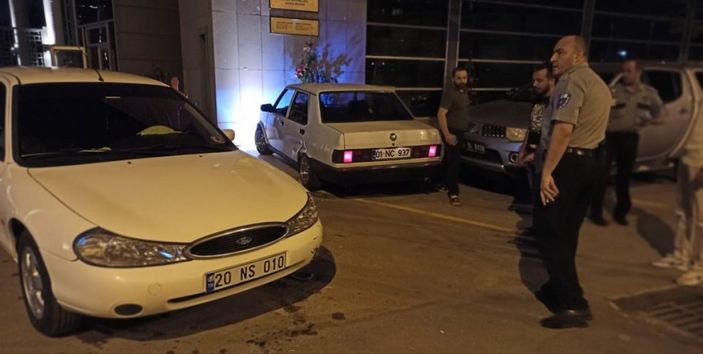 Adana'da drif atarken müze duvarına çarptı