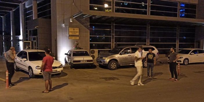 Adana'da drif atarken müze duvarına çarptı